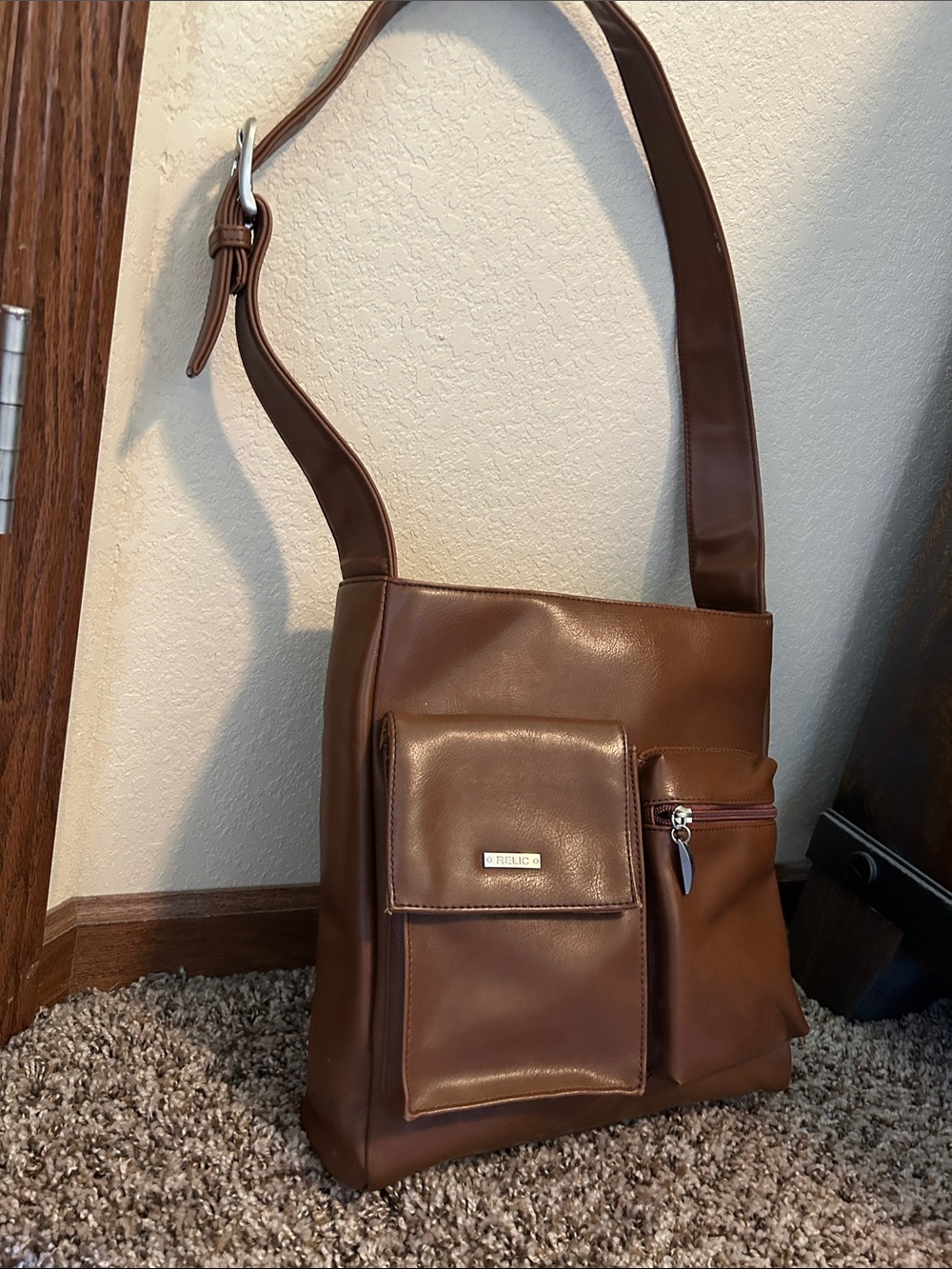Relic Genuine Leather Brown Adjustable Shoulder Bag Multi Pocket Everyday Purse - Picture 3 of 11